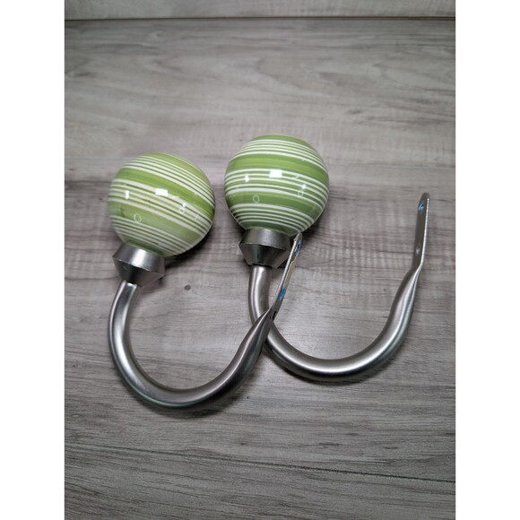 Lot of 8 Pottery Barn Green and White Swirl Curtain Finials + Drapery Tie Backs - Picture 13 of 14